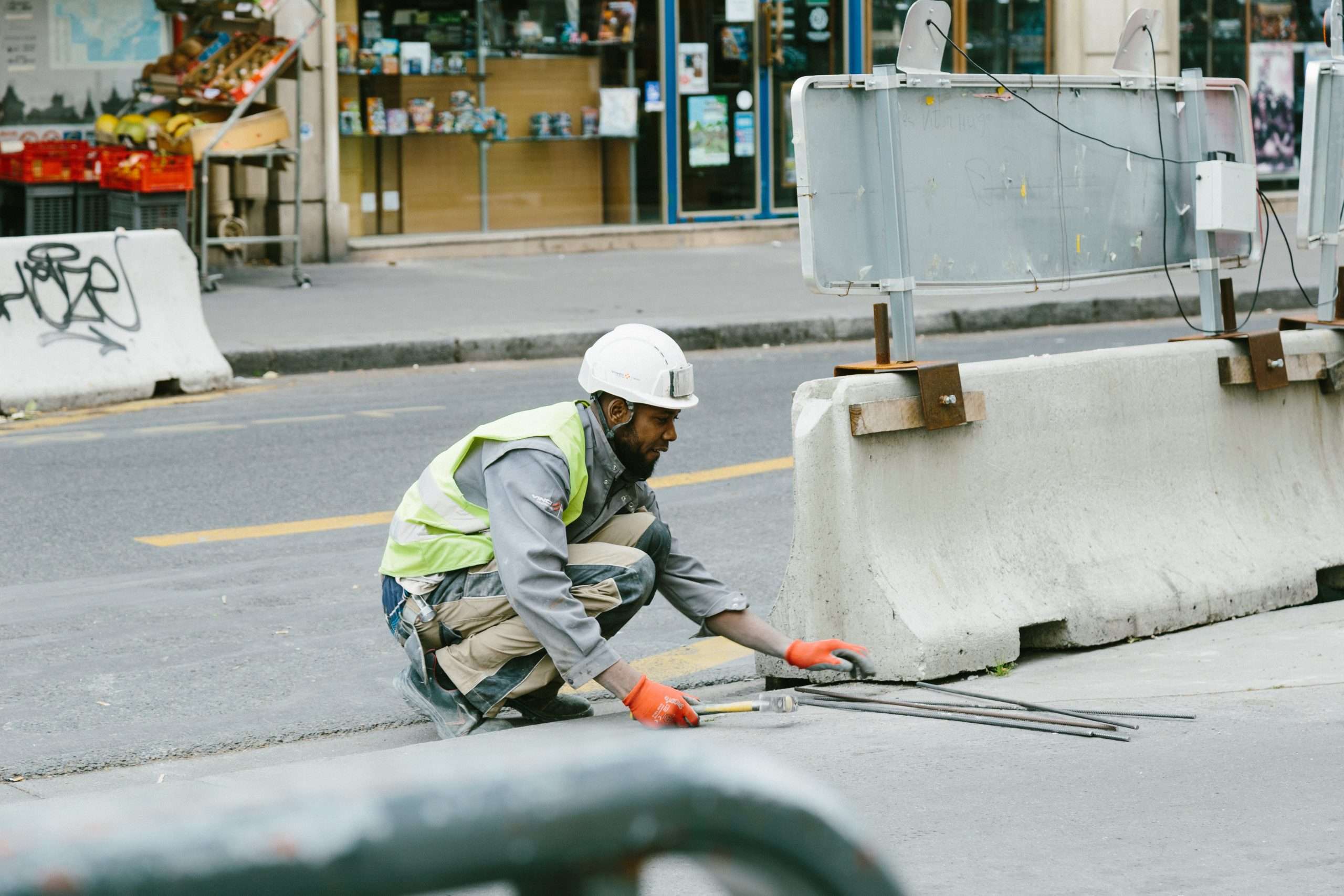 Read more about the article Construction Marketing: Stay Ahead of the Curve in 2024
